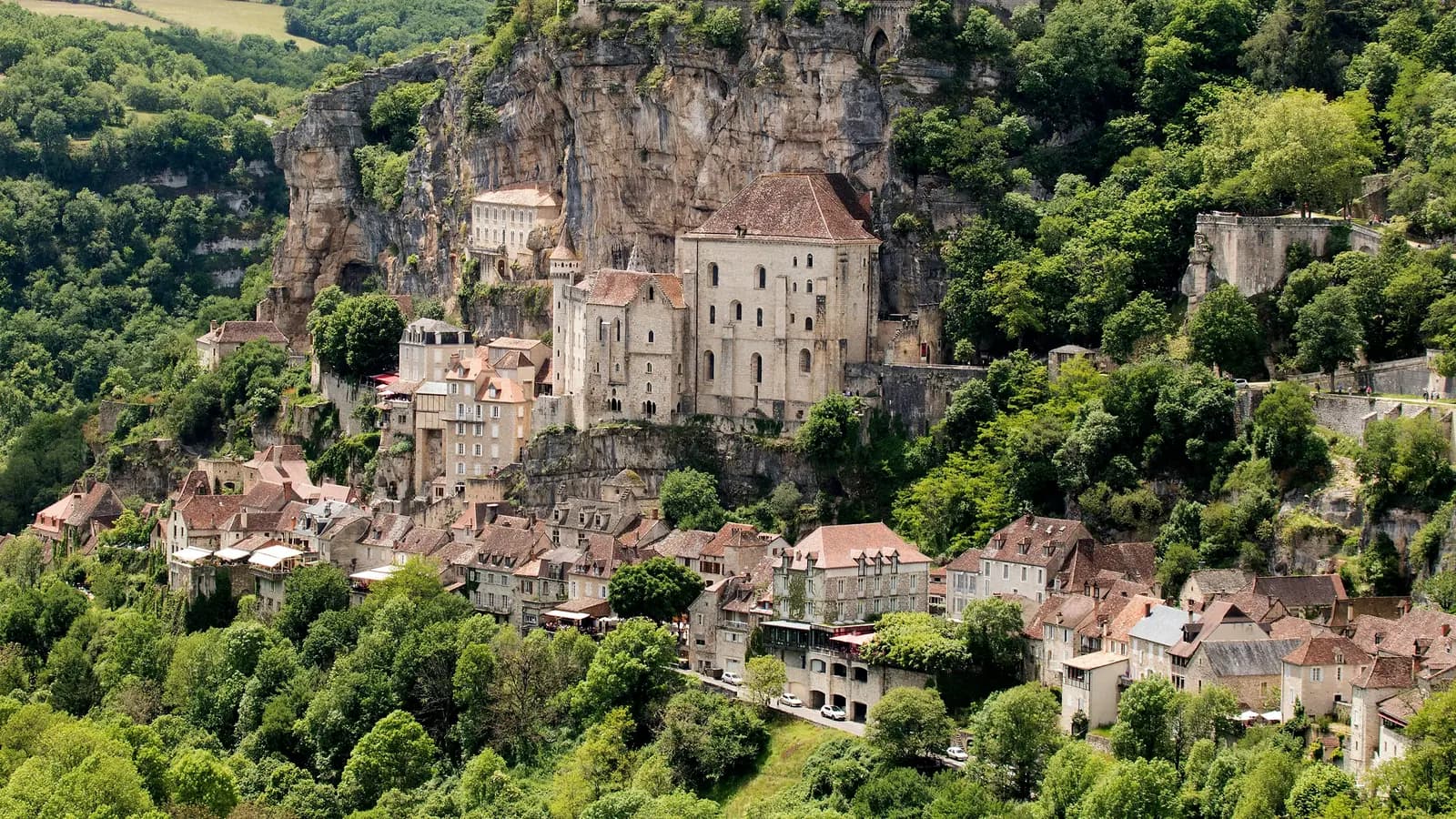 Signature: Bordeaux & Dordogne, Cradle of Prehistory (France), a tour by G Adventures