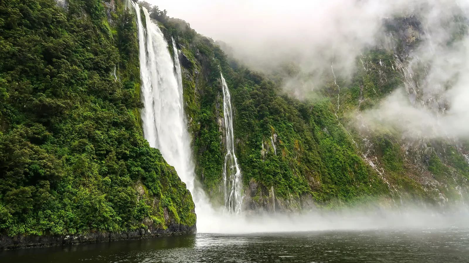 Signature: New Zealand, Milford Sound & Maori Culture, a tour by G Adventures