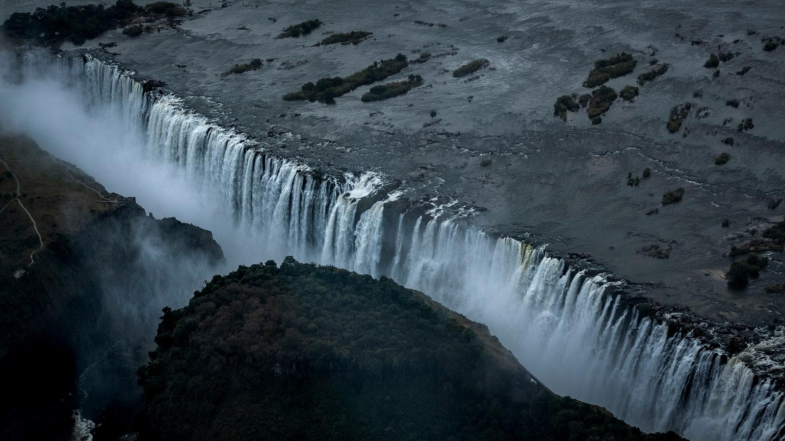 Southern Africa Overland: Cape Town, Falls & Kruger (Botswana), a tour by G Adventures