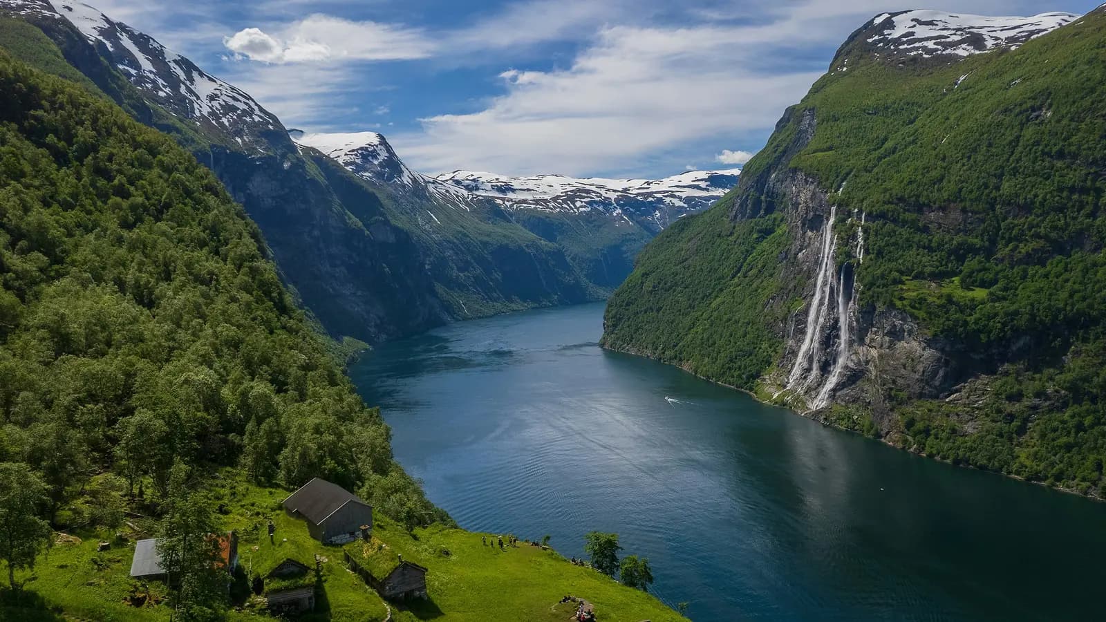 Signature: Norway's Fjords & Mountain Vistas, a tour by G Adventures