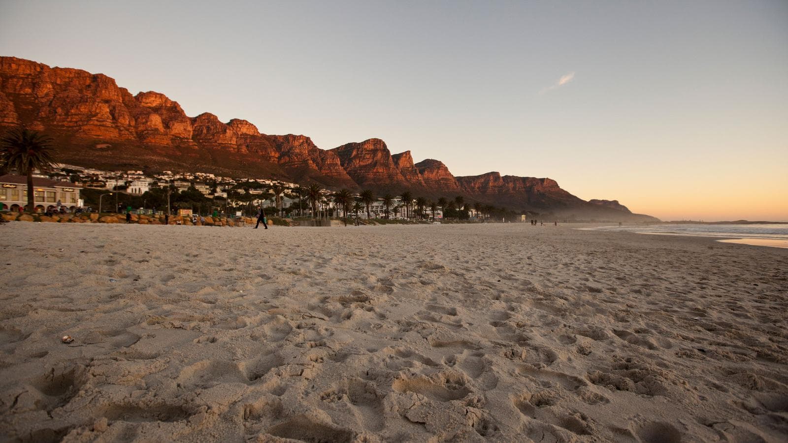 Cape Town, Kruger, & Victoria Falls Wildlife Safari (Zimbabwe), a tour by G Adventures