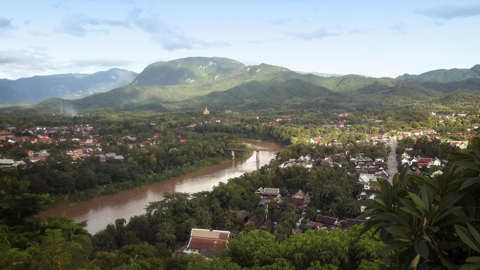 Thailand to Laos: Kanchanaburi, Chiang Rai & Laos Countryside, a tour by G Adventures