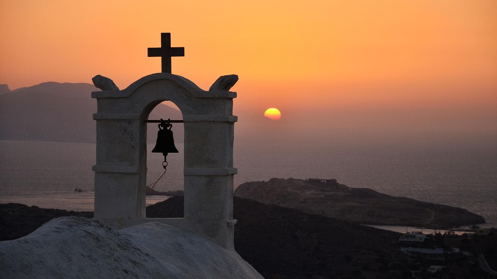 Greek Island Hopping: Paros, Ios & Santorini Sunsets (Greece), a tour by G Adventures