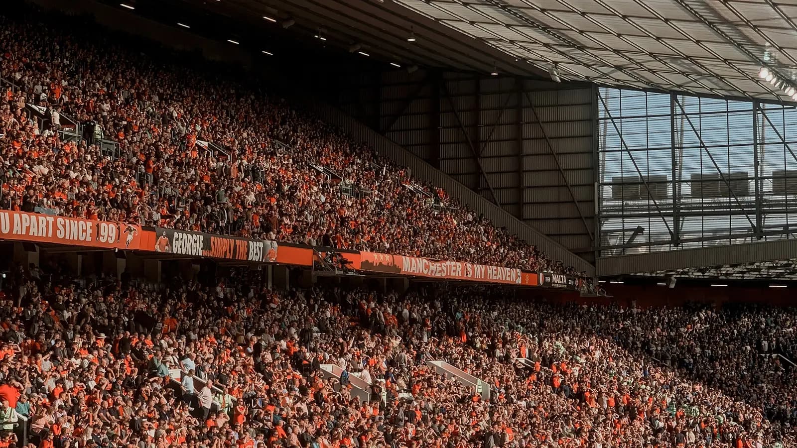 Manchester United: From the Stands to the Streets (United Kingdom), a tour by G Adventures