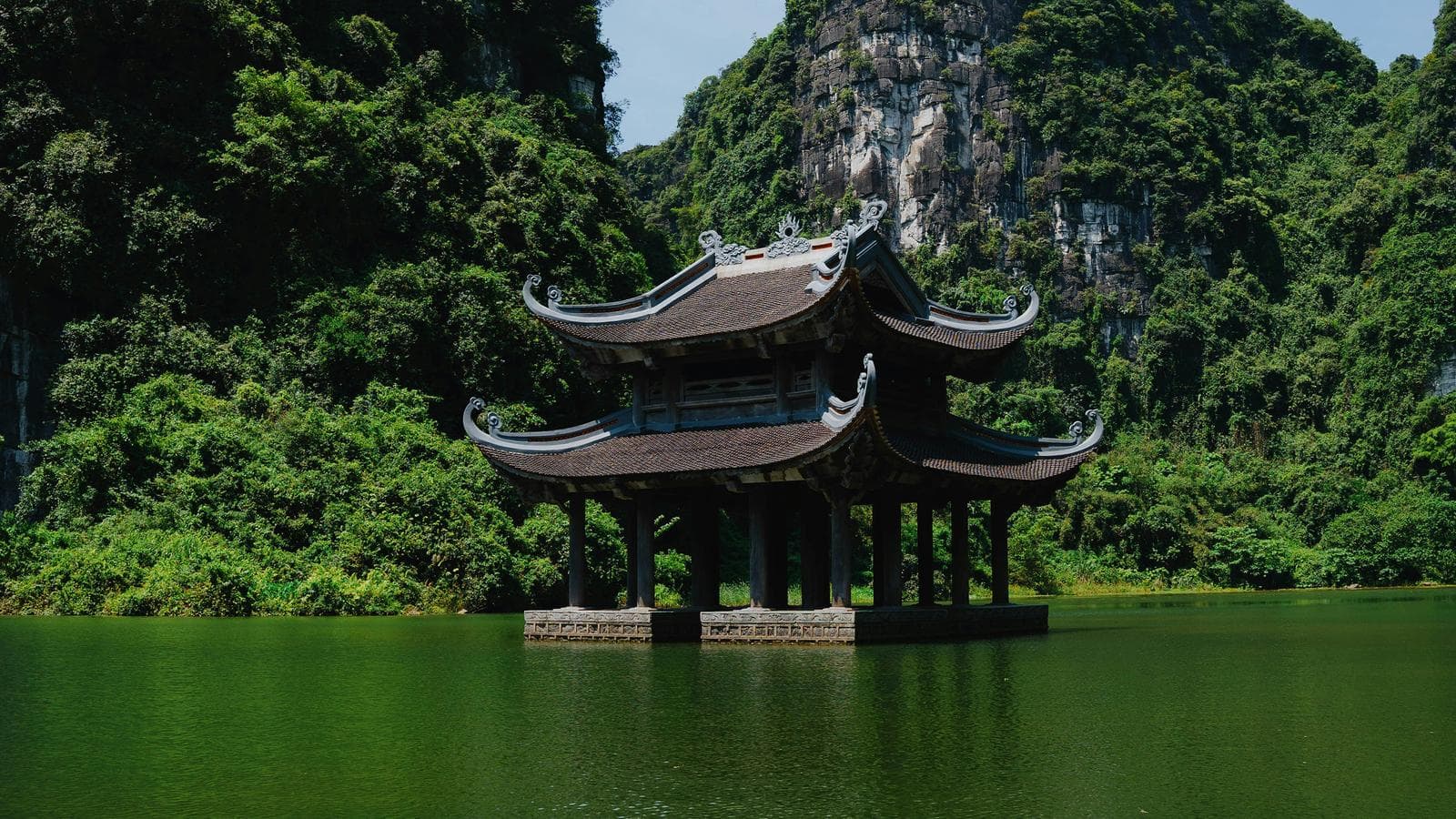 Signature: Vietnam from the Mekong Delta to Hanoi, a tour by G Adventures