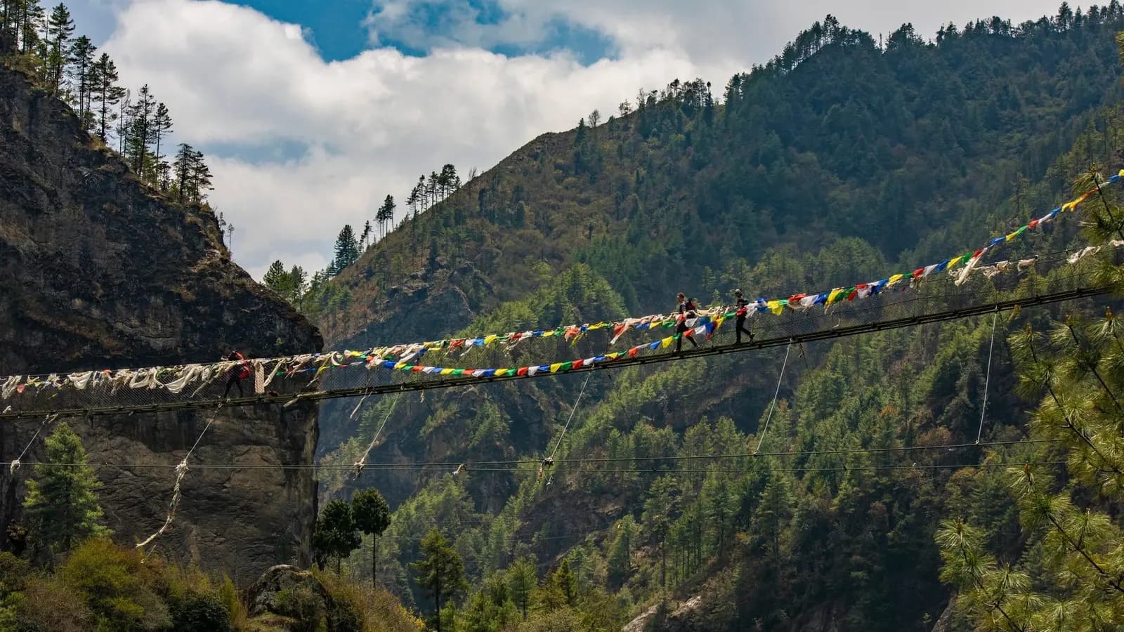 Nepal: Annapurna Hiking & Chitwan National Park, a tour by G Adventures